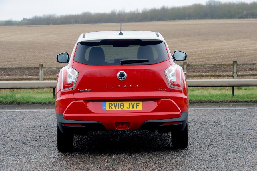  SsangYong Tivoli Ultimate 2018 года  (UK) (фото 7 из 37)